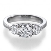 Diamond Ring in 14k White Gold with certified Diamonds