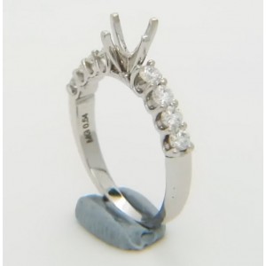 Certified Diamond Mount for Brilliant Round Cut Solitaire - LR1063G